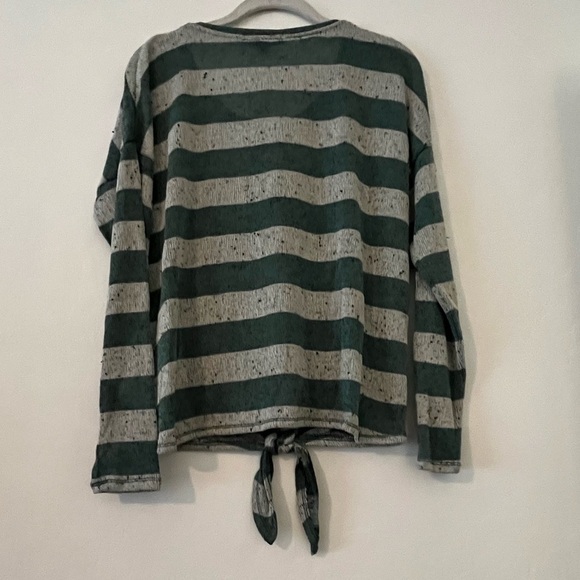 Matty M Top - Picture 2 of 6